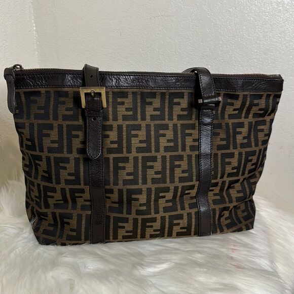 💯Authentic Fendi Zucca Tote Handbag🍀 - Picture 3 of 17